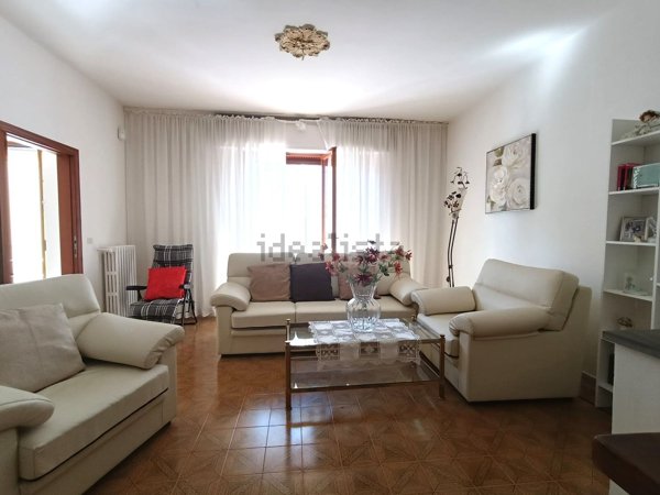 casa indipendente in vendita a Carmignano