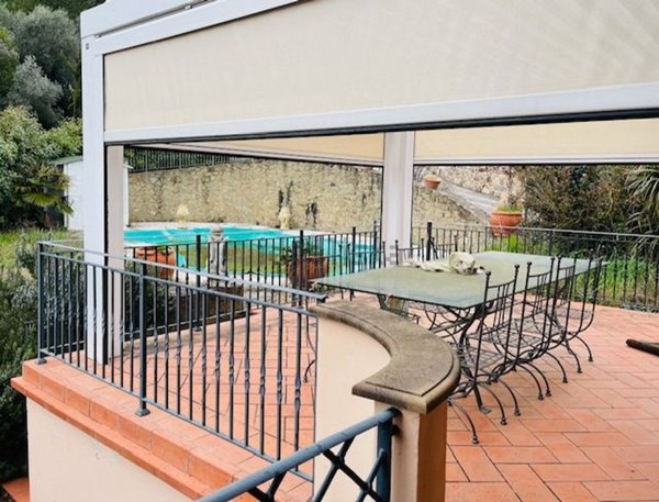 villa in vendita a Carmignano