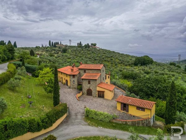 casa indipendente in vendita a Carmignano