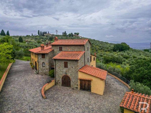 casa indipendente in vendita a Carmignano