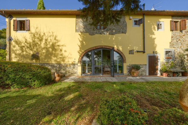 casale in vendita a Carmignano