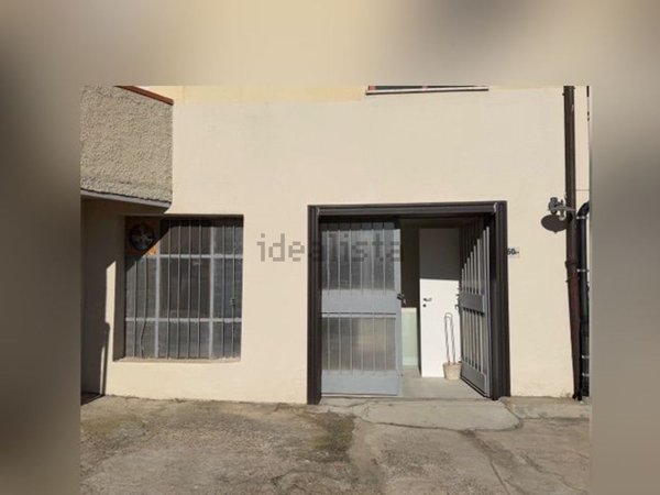 locale di sgombero in vendita a Carmignano