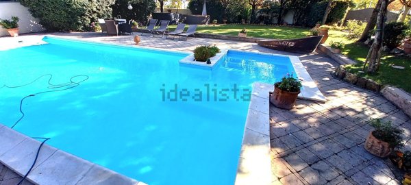 casa indipendente in vendita a Carmignano