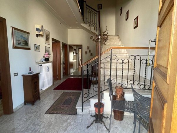 casa indipendente in vendita a Carmignano