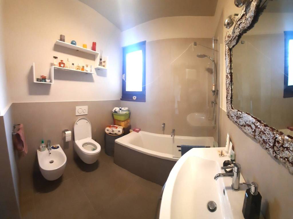 casa indipendente in vendita a Carmignano