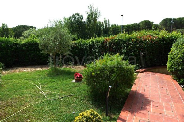 casa indipendente in vendita a Carmignano