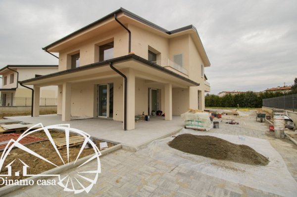 casa indipendente in vendita a Carmignano