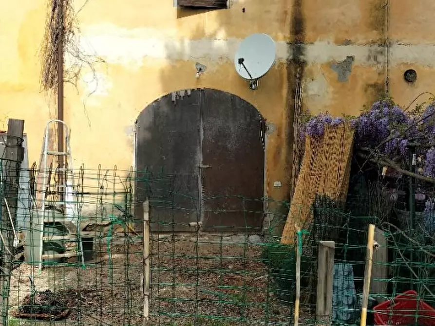 casa indipendente in vendita a Carmignano