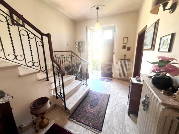 casa indipendente in vendita a Carmignano