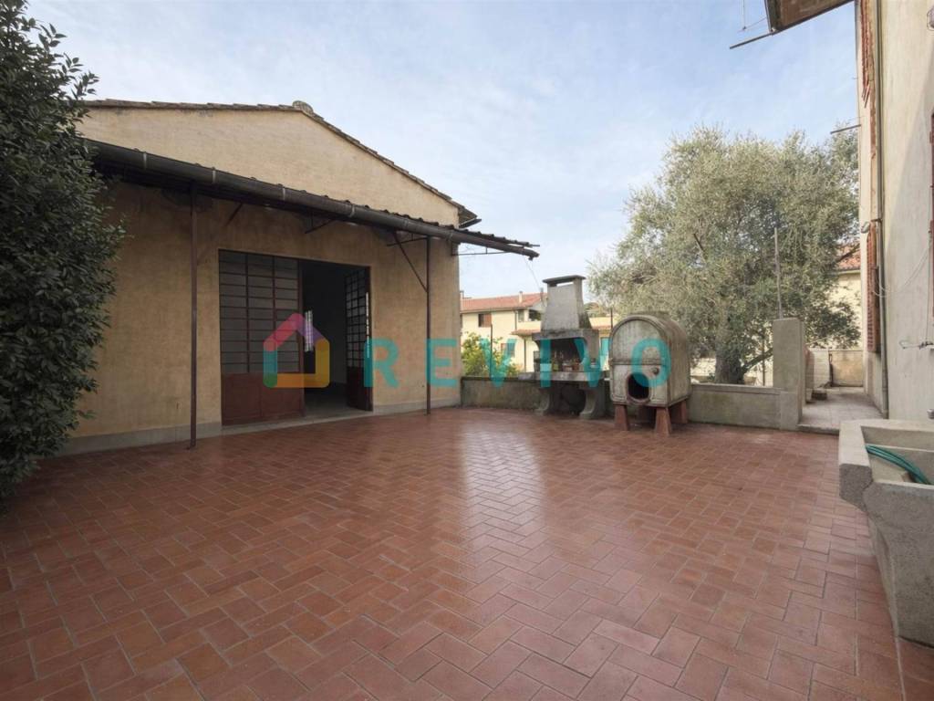 casa indipendente in vendita a Carmignano