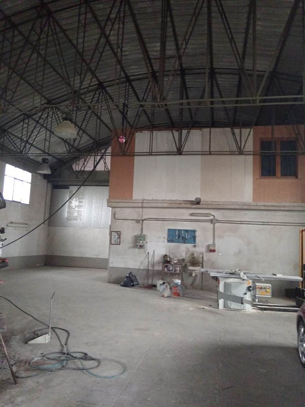 capannone in vendita a Carmignano