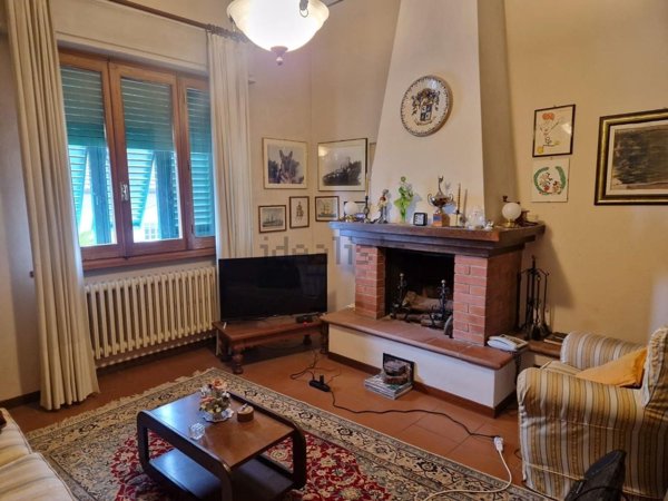 casa indipendente in vendita a Carmignano