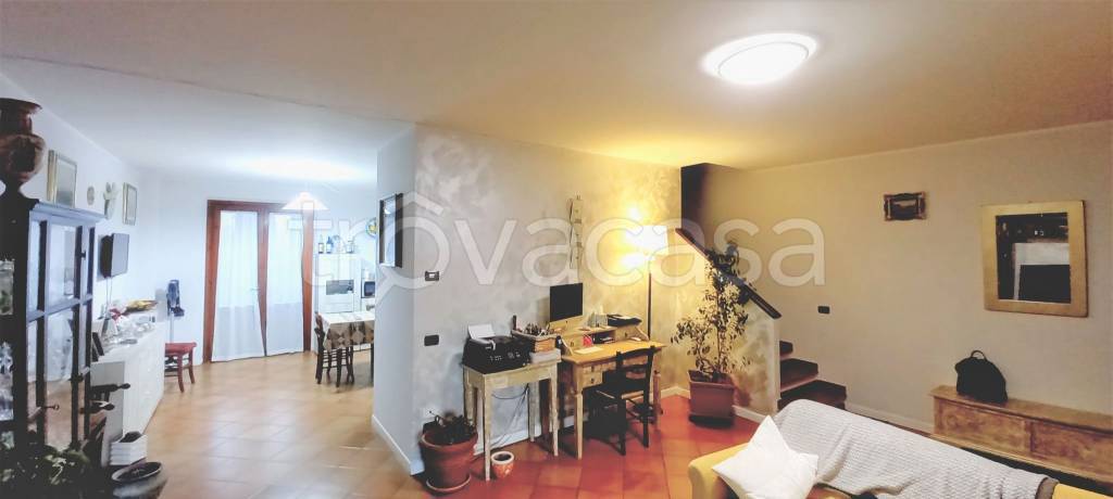 casa indipendente in vendita a Carmignano