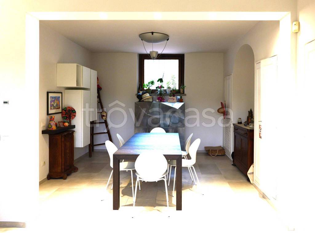 casa indipendente in vendita a Carmignano