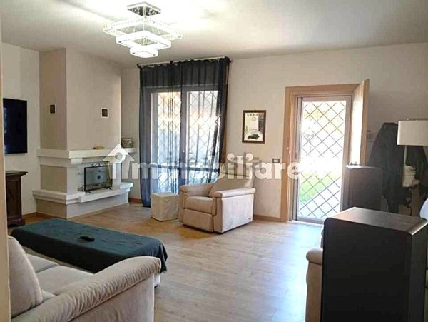 casa indipendente in vendita a Carmignano