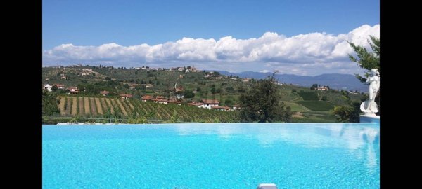 casa indipendente in vendita a Carmignano