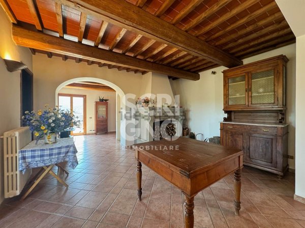 casa indipendente in vendita a Carmignano