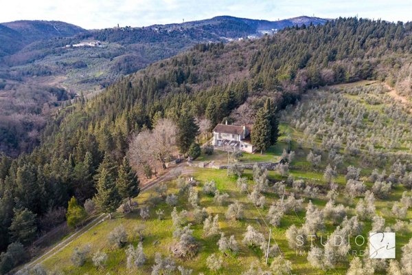 casa indipendente in vendita a Carmignano