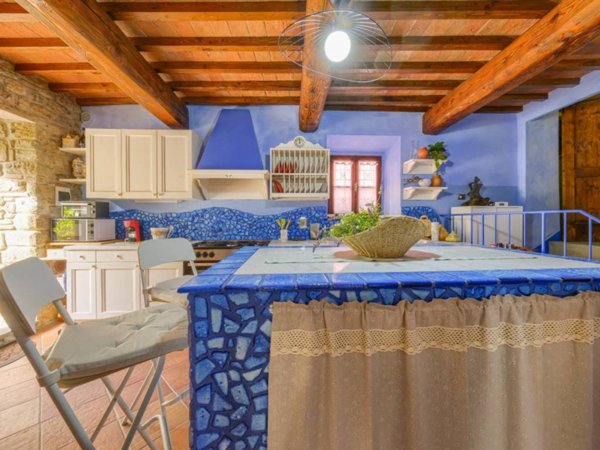 casa indipendente in vendita a Carmignano