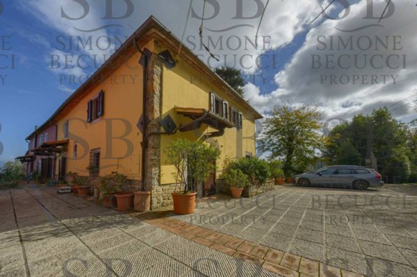 casa indipendente in vendita a Carmignano