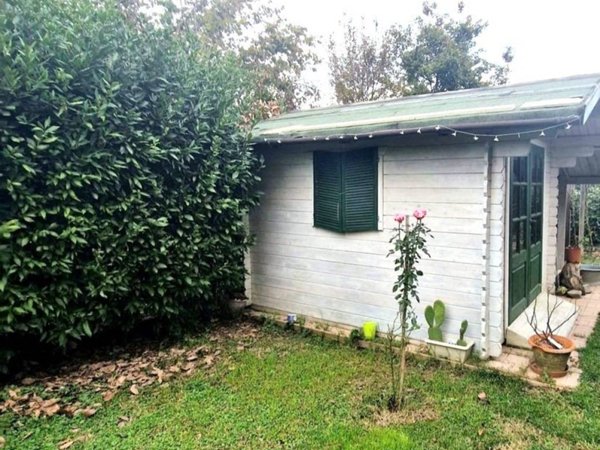 casa indipendente in vendita a Carmignano