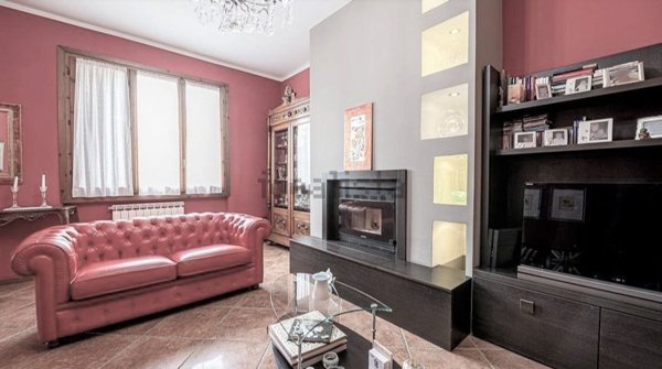 casa indipendente in vendita a Carmignano