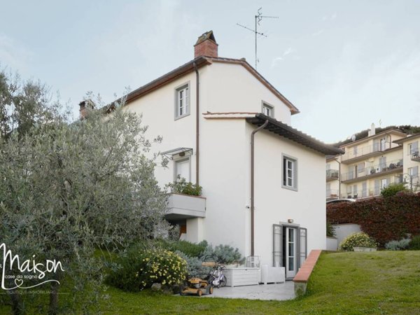 casa indipendente in vendita a Carmignano