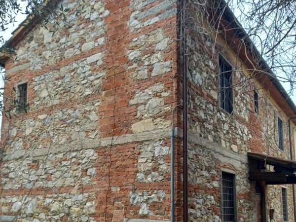 casa indipendente in vendita a Carmignano