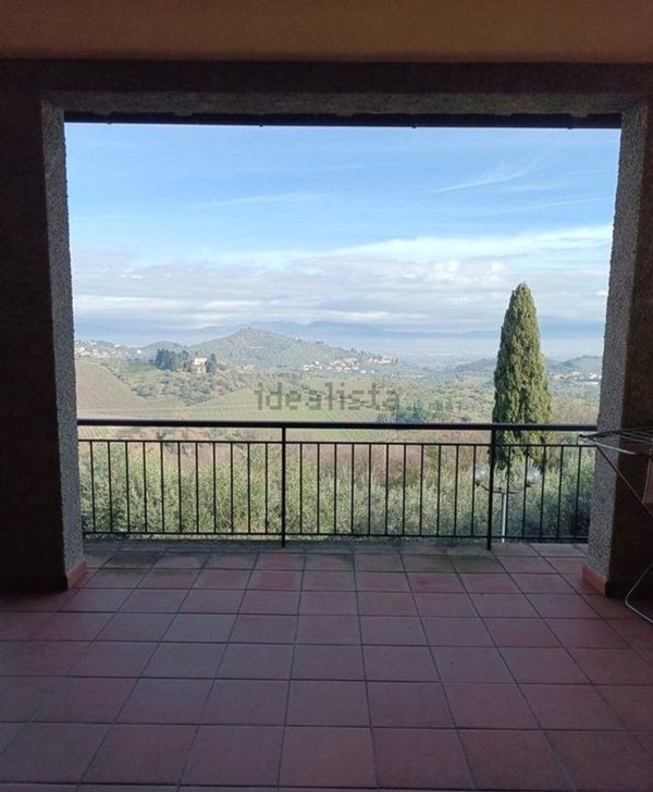 casa indipendente in vendita a Carmignano