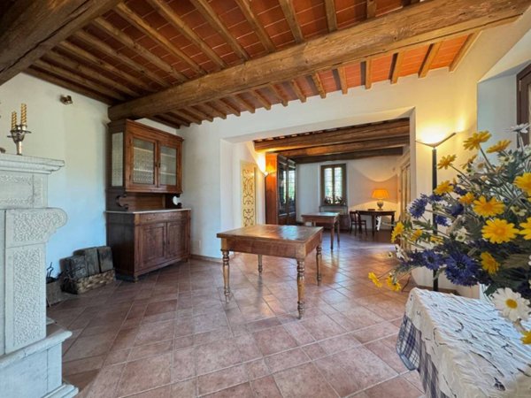 casa indipendente in vendita a Carmignano