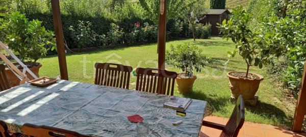 casa indipendente in vendita a Carmignano