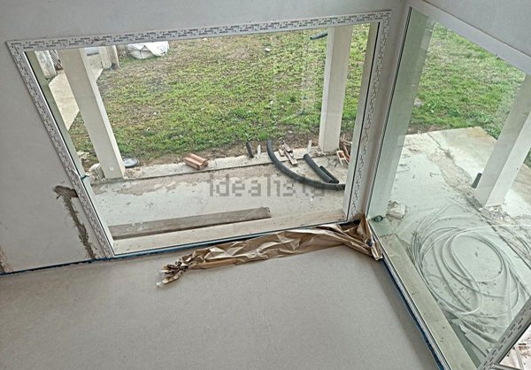 casa indipendente in vendita a Carmignano