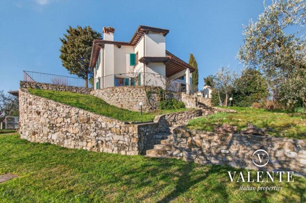 casa indipendente in vendita a Carmignano