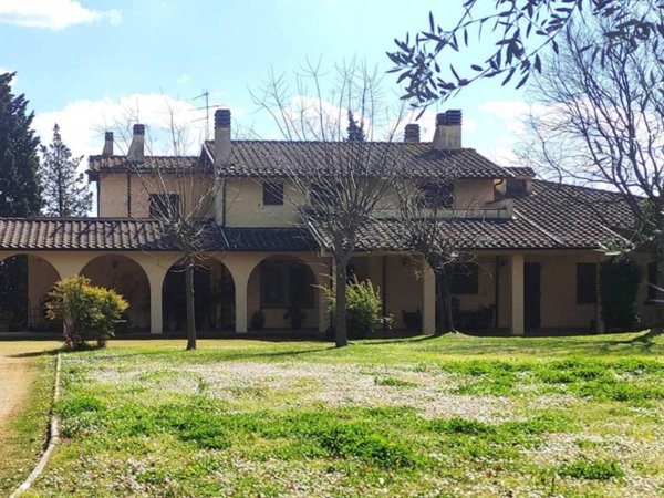 casa indipendente in vendita a Carmignano