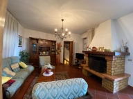 casa indipendente in vendita a Carmignano