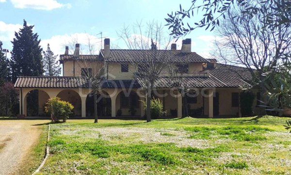 casa indipendente in vendita a Carmignano