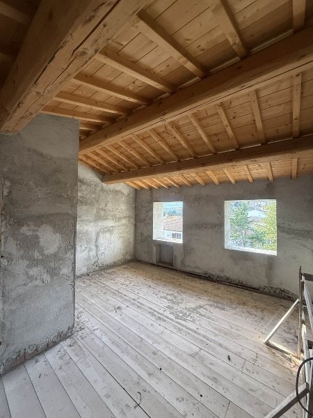 casa indipendente in vendita a Carmignano