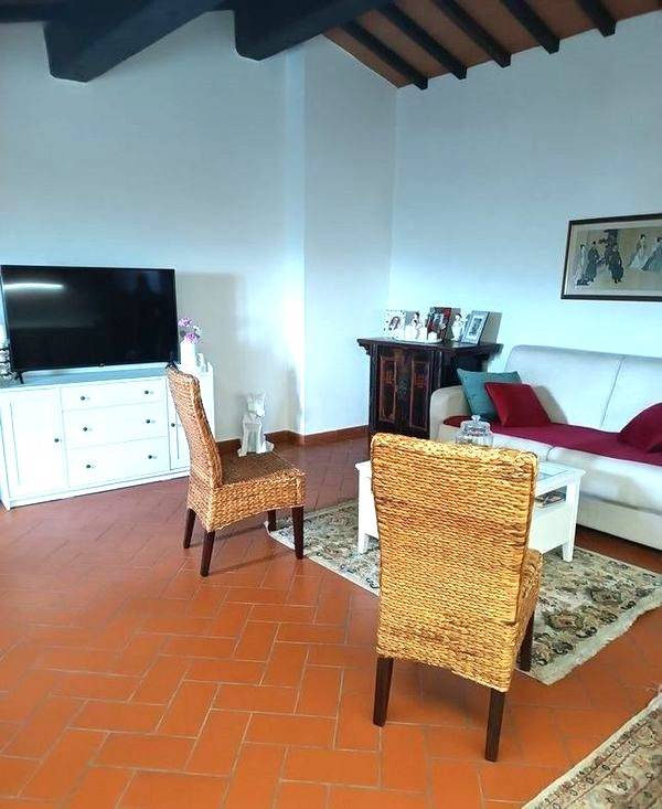 casa indipendente in vendita a Carmignano