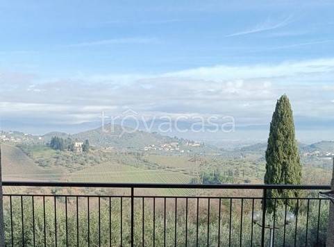 casa indipendente in vendita a Carmignano