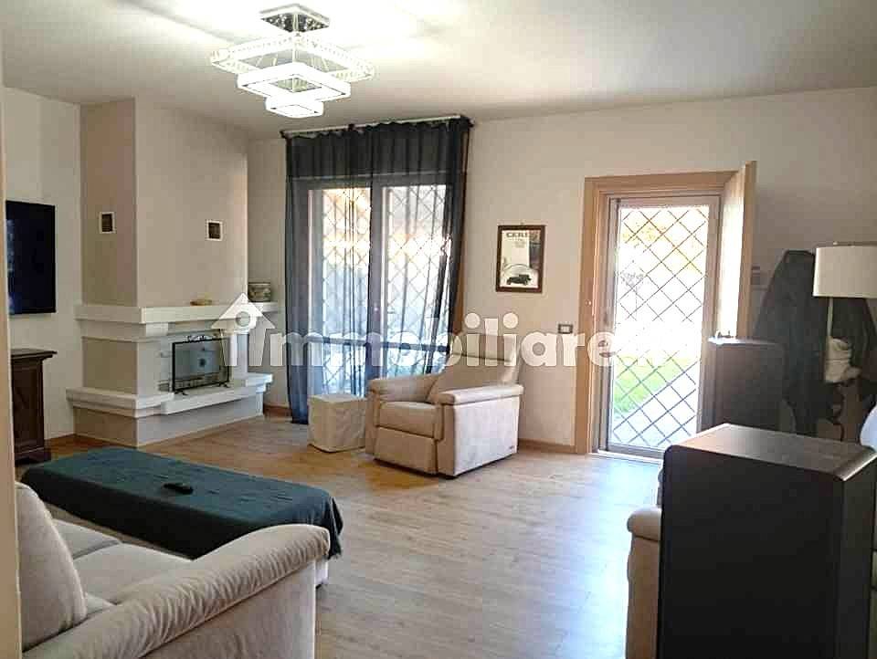 casa indipendente in vendita a Carmignano