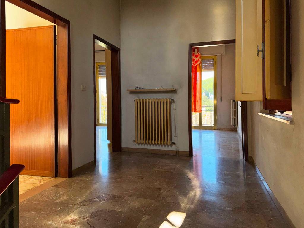 casa indipendente in vendita a Carmignano
