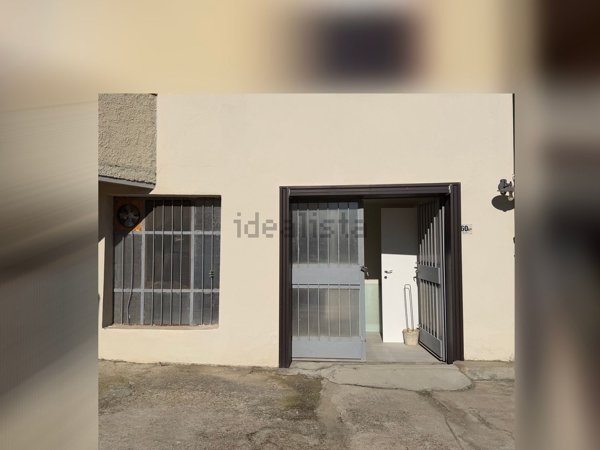 locale di sgombero in vendita a Carmignano