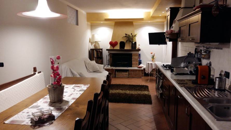 casa indipendente in vendita a Carmignano