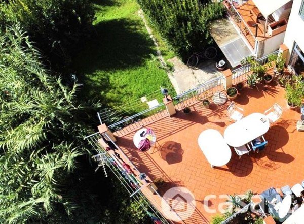 casa indipendente in vendita a Carmignano