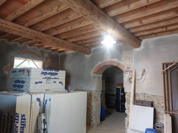 casa indipendente in vendita a Carmignano