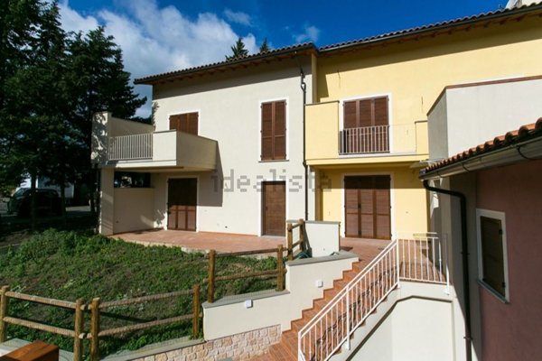 casa indipendente in vendita a Carmignano