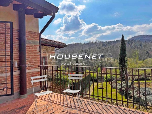casa indipendente in vendita a Carmignano