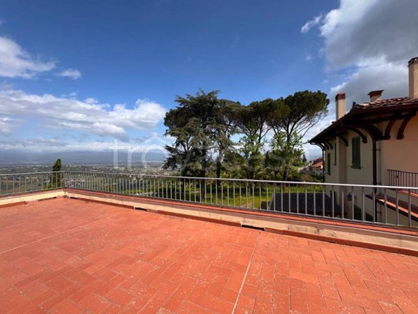 casa indipendente in vendita a Carmignano