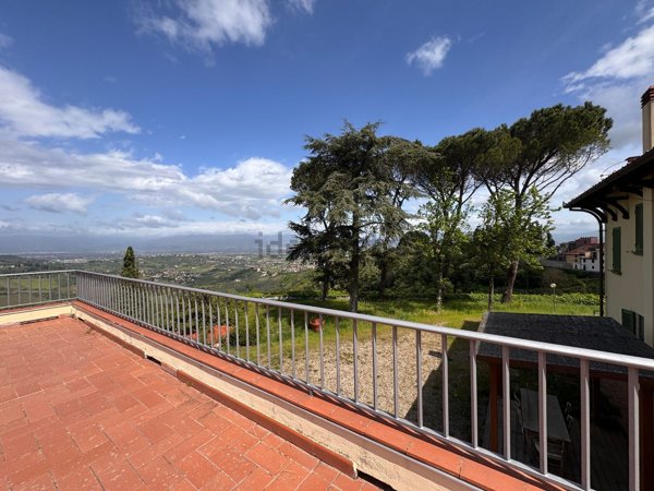 casa indipendente in vendita a Carmignano