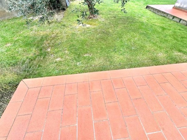 casa indipendente in vendita a Carmignano